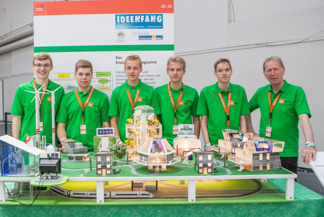 Die Bödiker Oberschule Haselünne mit ihrem Stand auf der IdeenExpo 2017