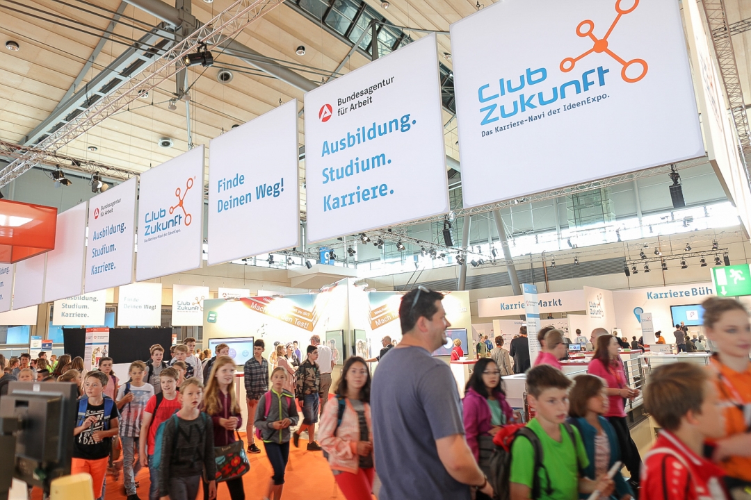 ClubZukunft in der Halle 9 der IdeenExpo
