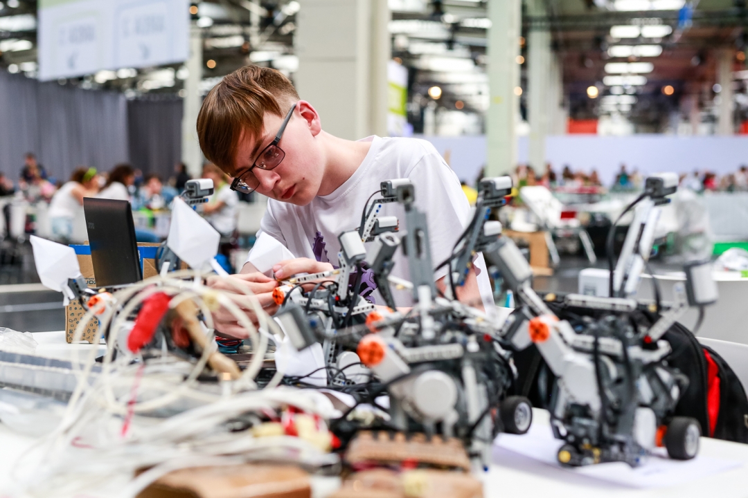 Arbeit am eigenen Roboter / RoboCup Junior Euro 2019