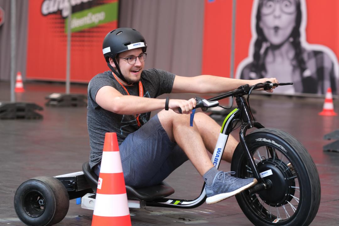Sep von PietSmiet mit E-Drift-Trike 2 / Wabco / MobilitätsArena