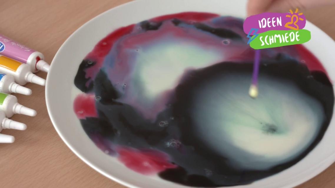 Galaxie auf dem Teller - cooles Experiment zum Nachmachen - Milchstraße für Zuhause