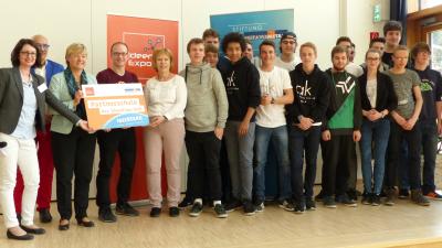 Pressebild Partnerschule der IdeenExpo 2015 Oberschule Papenteich